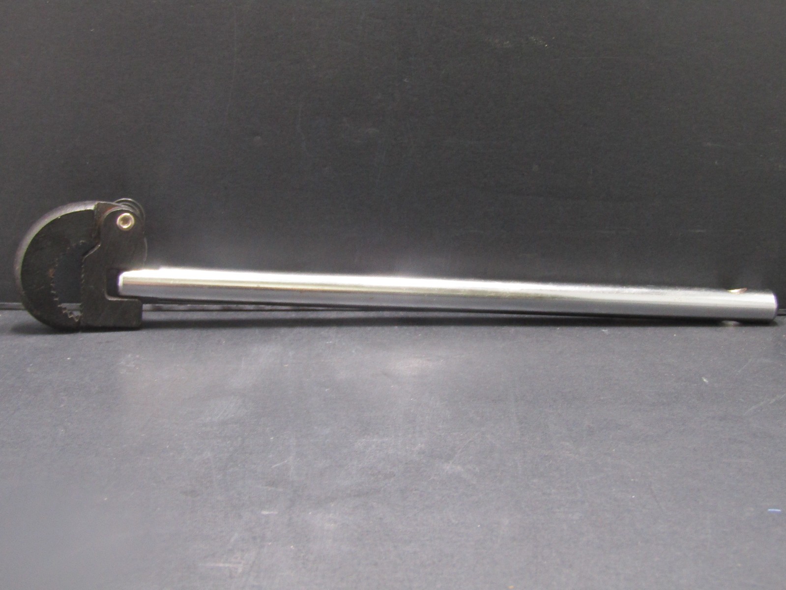 Basin Wrench Plumbing Tool Long Handle Swivel Jaw Faucet Instalation Removal