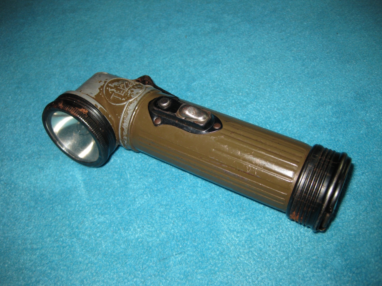 TL- 122-A UsaLite 2 Cell Steel Vintage Flashlight Hanger