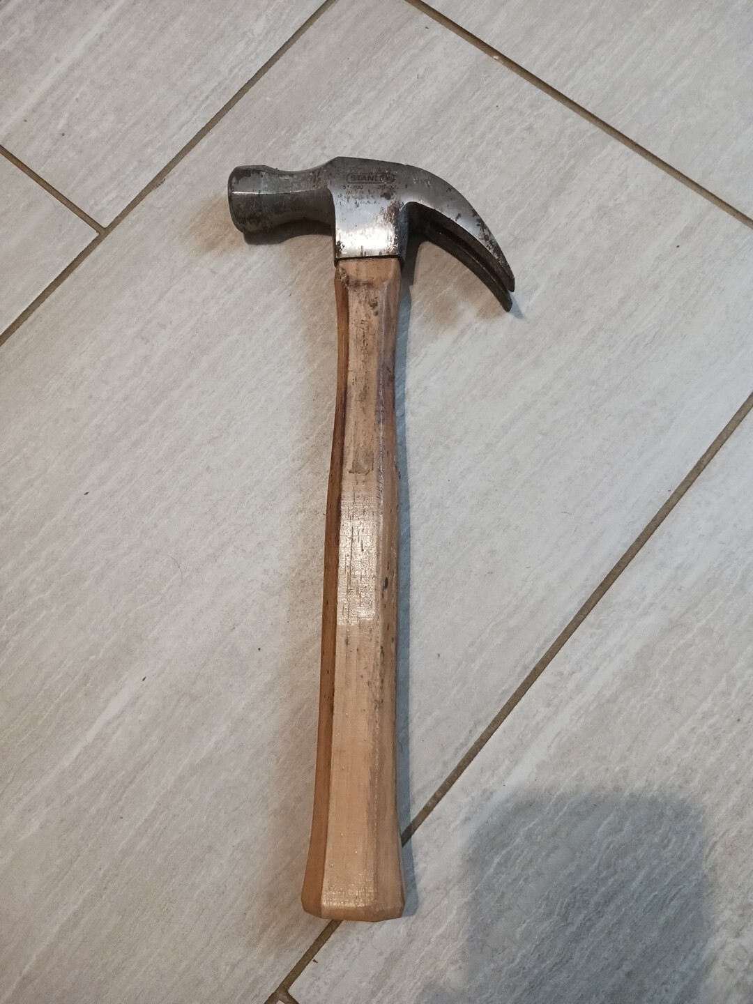 Vintage Stanley #51-200 CURVED Claw 20 OZ HARDWOOD Handle Carpentry HAMMER USA