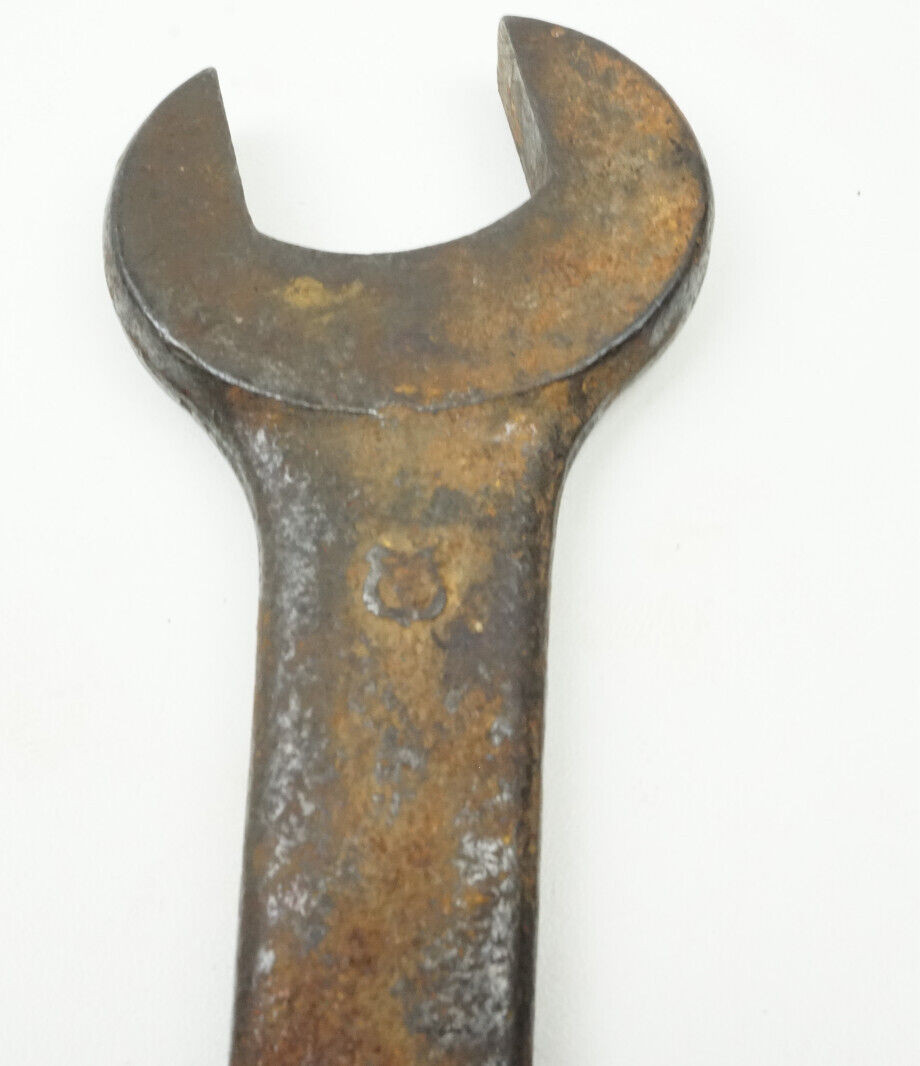 Vlchek 7/8″ X 1-1/8″ Open End Wrench Vintage V-Shield is ONLY MARKING