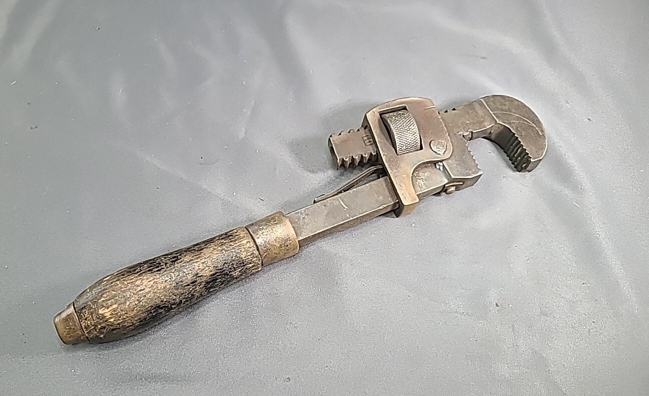 Antique 10″ Pipe Wrench~ The OSWEGO TOOL CO., New York c. 1920’s