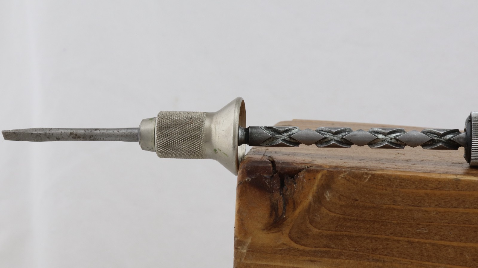 VINTAGE NORTH BROS., STANLEY 68-130 (130A) SPIRAL SCREWDRIVER W/FLANGED CHUCK