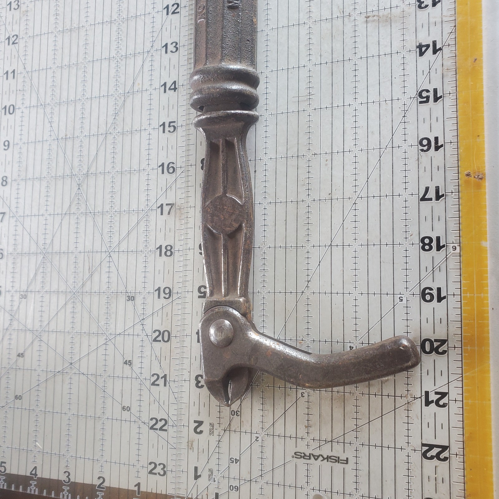 Vintage Bridgeport Hardware Co Sure Grip 56 Nail Puller Forged Steel Made In USA