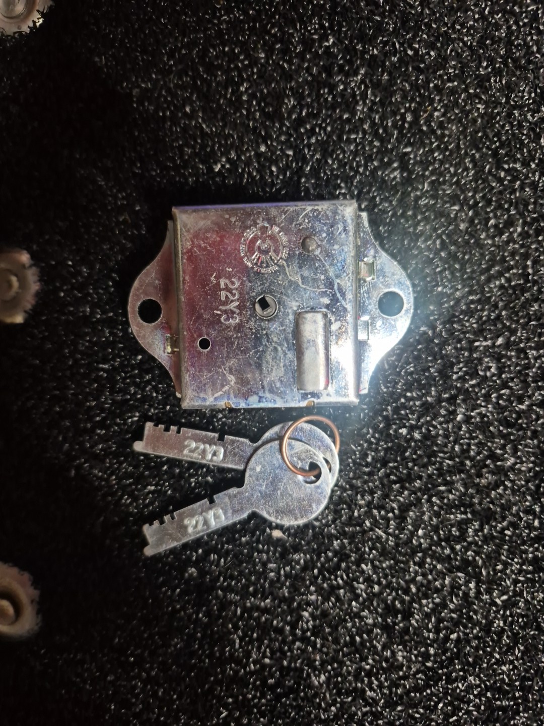Vtg THE EAGLE LOCK CO 2220 locker lock w/2 EAGLE logo keys #22Y3 (LS50)