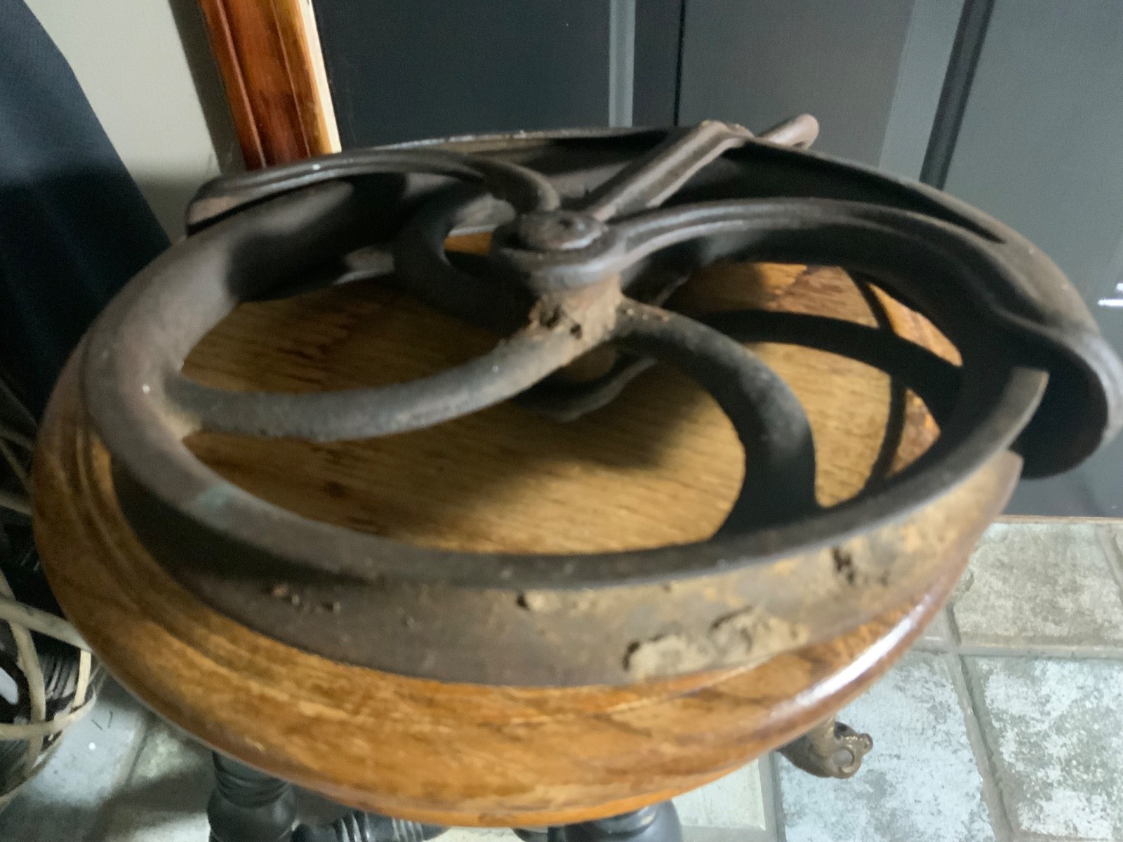Antique Cast Iron Well Pulley – Industrial Steampunk Decor 13.5″ T
