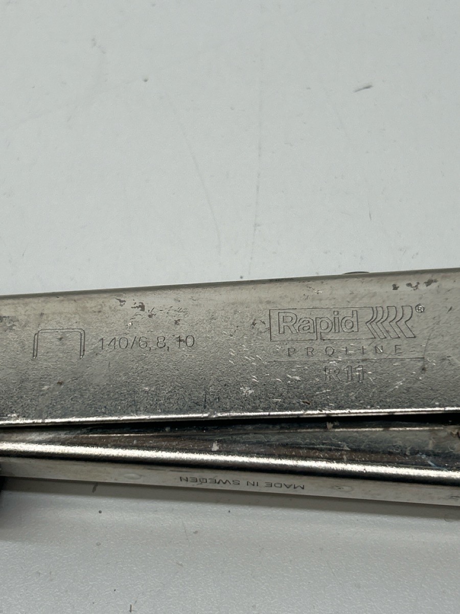 BLACK HANDLED HAMMER STAPLER (P28017937)