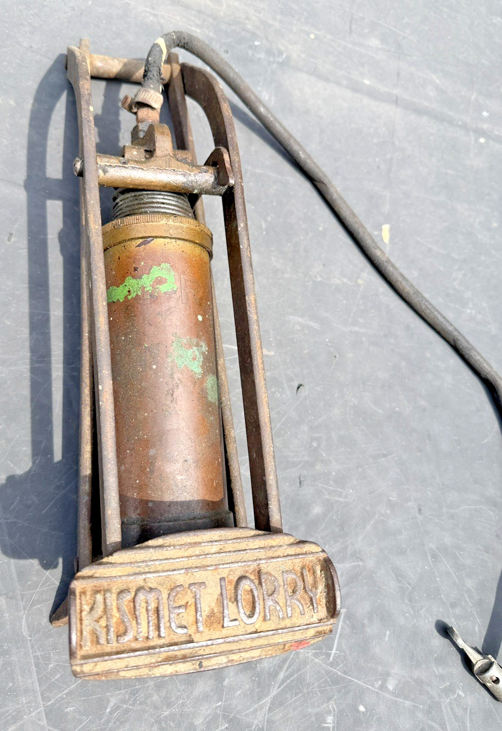 Vintage Automobilia Brass Kismet Lorry Foot Pump – works ** LOOK GREAT PROJECT *