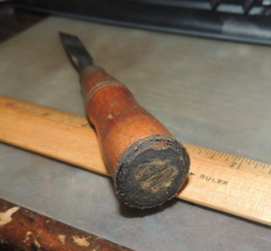 1/2″ VTG. Buck Brothers BEVEL EDGE Chisel, WOOD HANDLE, STAMPED BUCK BROTHERS