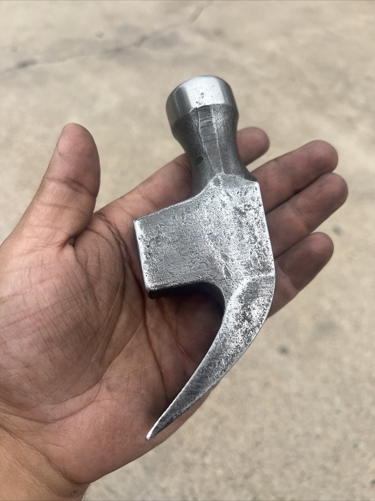 VTG. Unmarked Curved Claw Hammer Head Milled Face Cleaned & Semi Polished 1.02lb