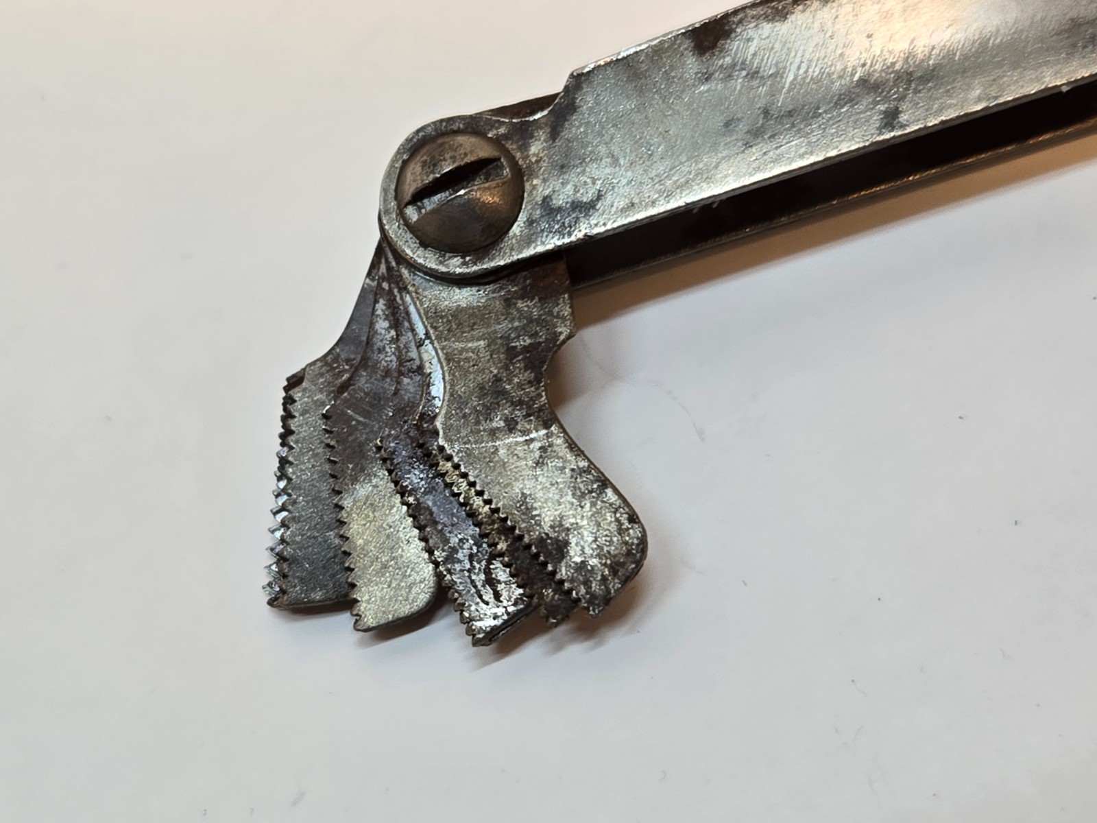 VINTAGE UNION TOOL CO. SCREW THREAD PITCH GAUGE