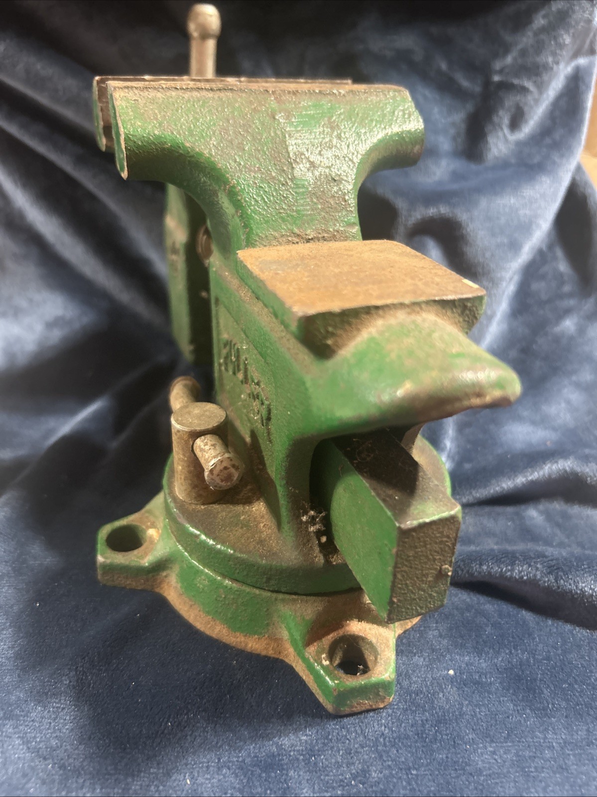 Vintage Fuller 3 1/2″ Bench Vise with Swivel Base, Anvil & Pipe Vise