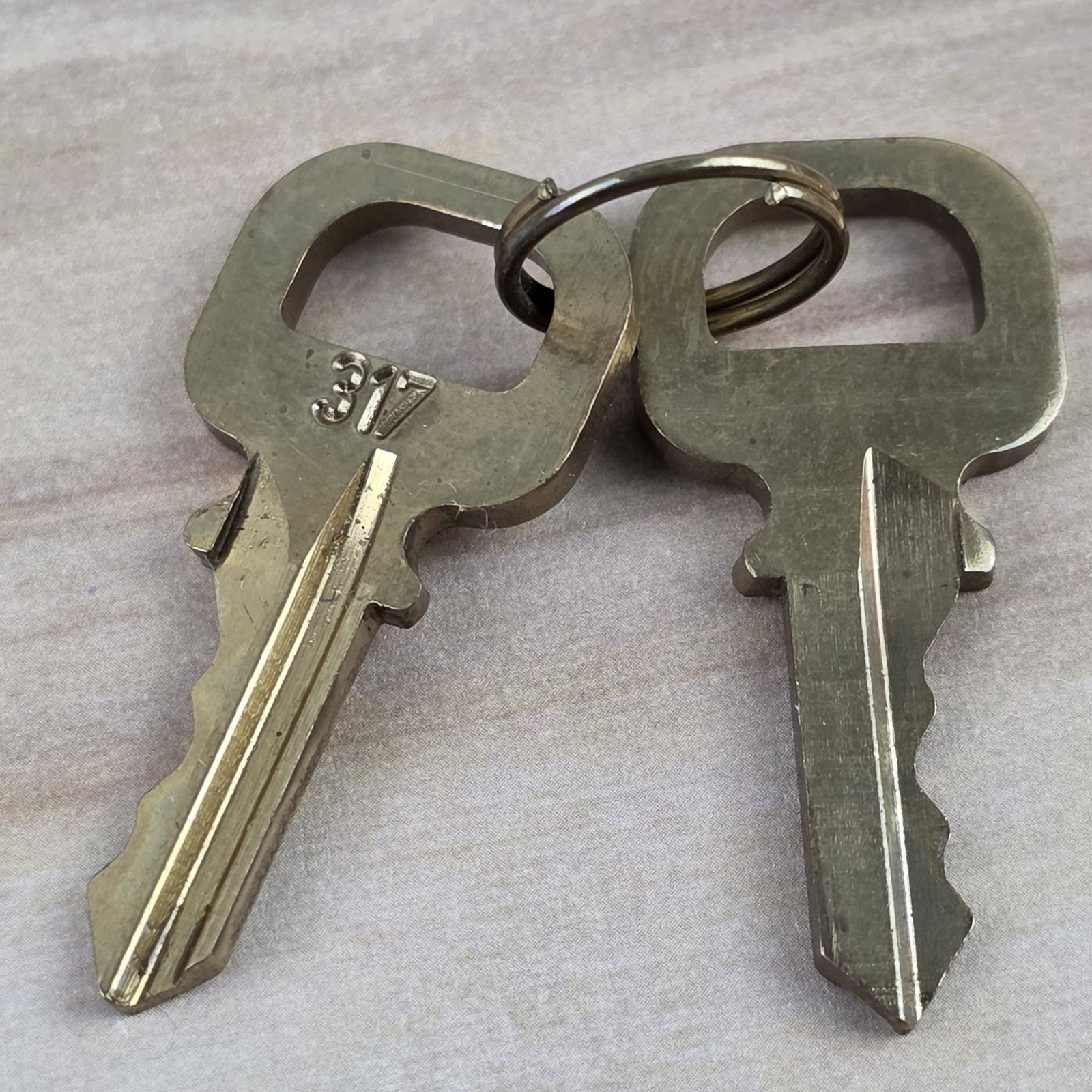 Authentic Louis Vuitton Padlock & 2 Keys Set #317 Made in France Luggage Lock