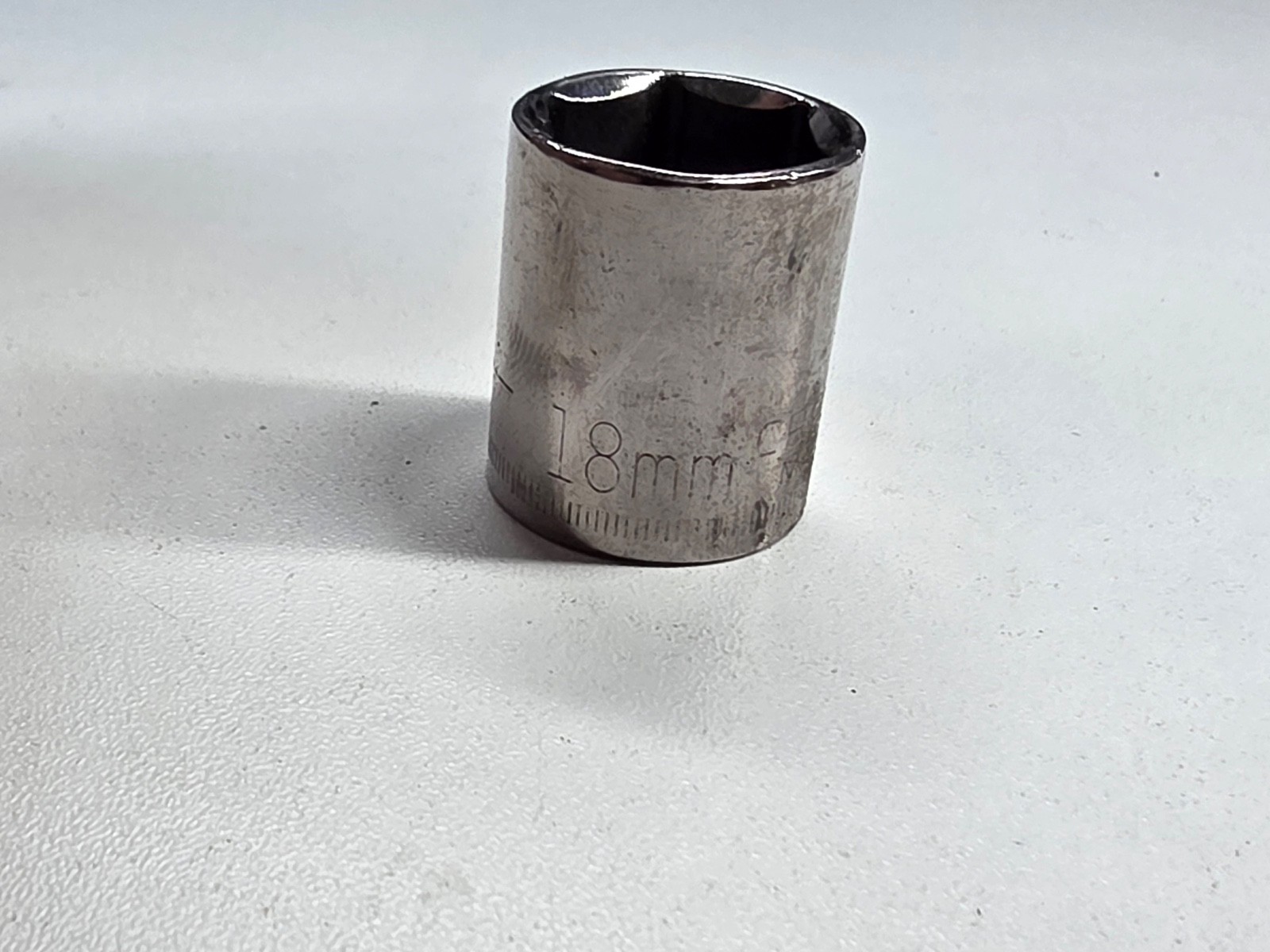 Craftsman 18mm x 3/8″ Drive 6 Point Socket 43579 Inverted G2
