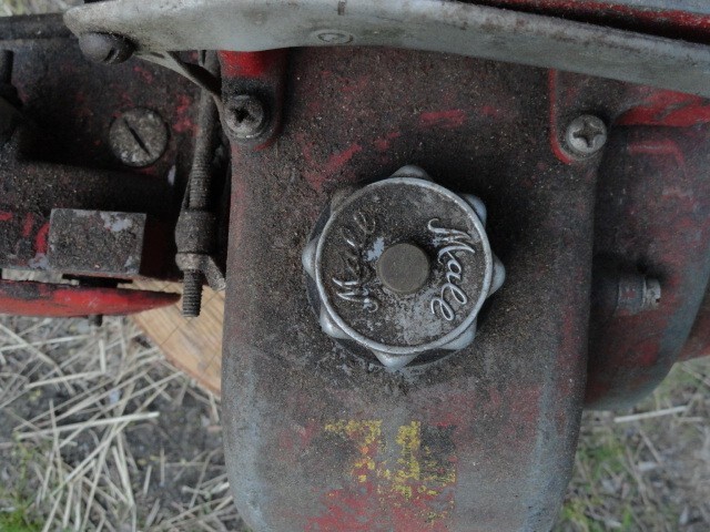 RARE Antique MALL Chainsaw Chain Saw w/ 20″ Bar & Log Spikes Model 12A TurnsOver