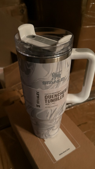 New Stanley Quencher Tumbler 30oz with handle and straw