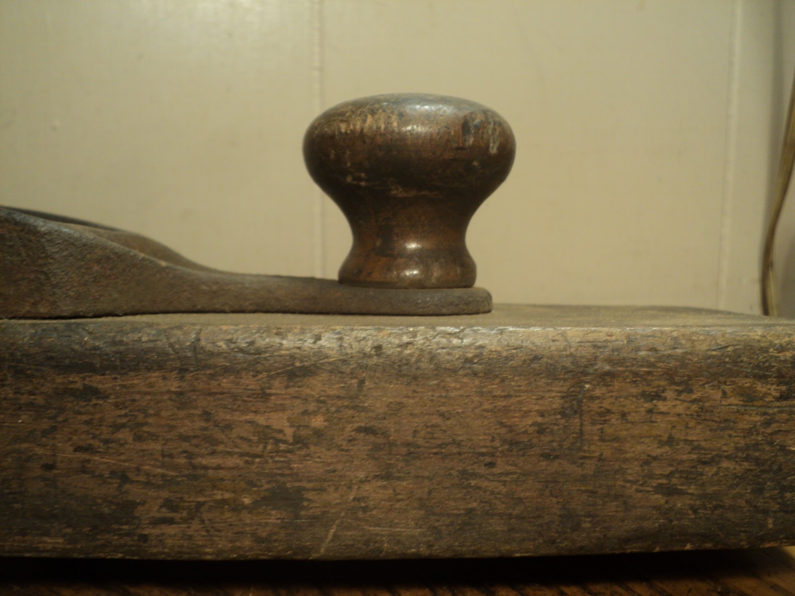 Antique? Wood Based Wood Plane Tool 20″ Long Unreadable USA