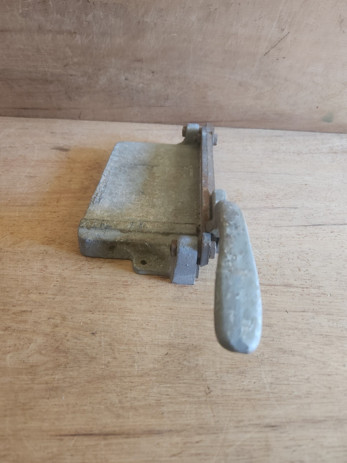 Plasticutter 2W-13-PC-C Plastic Cutter Tool Vintage Rough Parts Repair Prop 4″