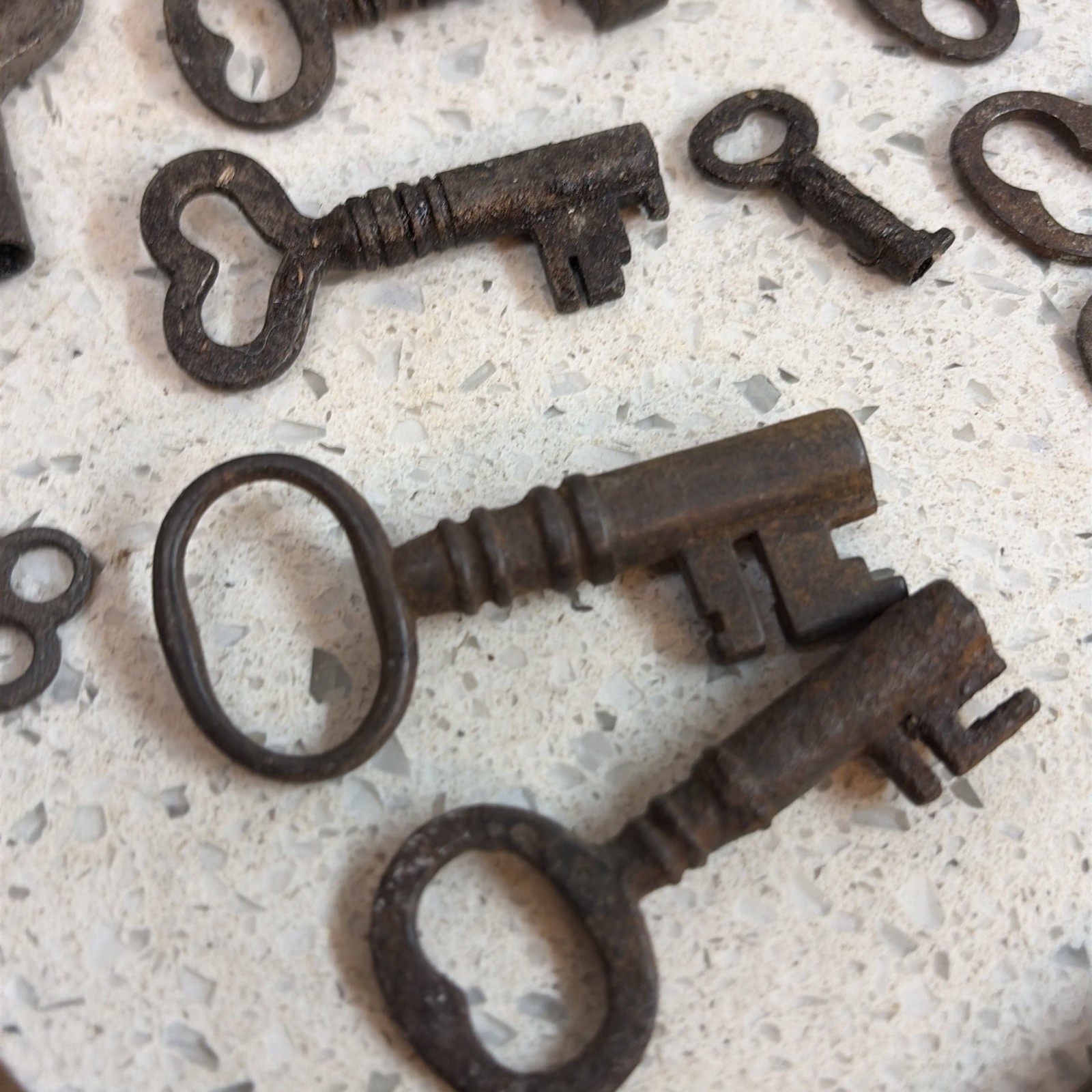 Huge Lot Of Vintage Skeleton Keys & Other Keys. See Pics!