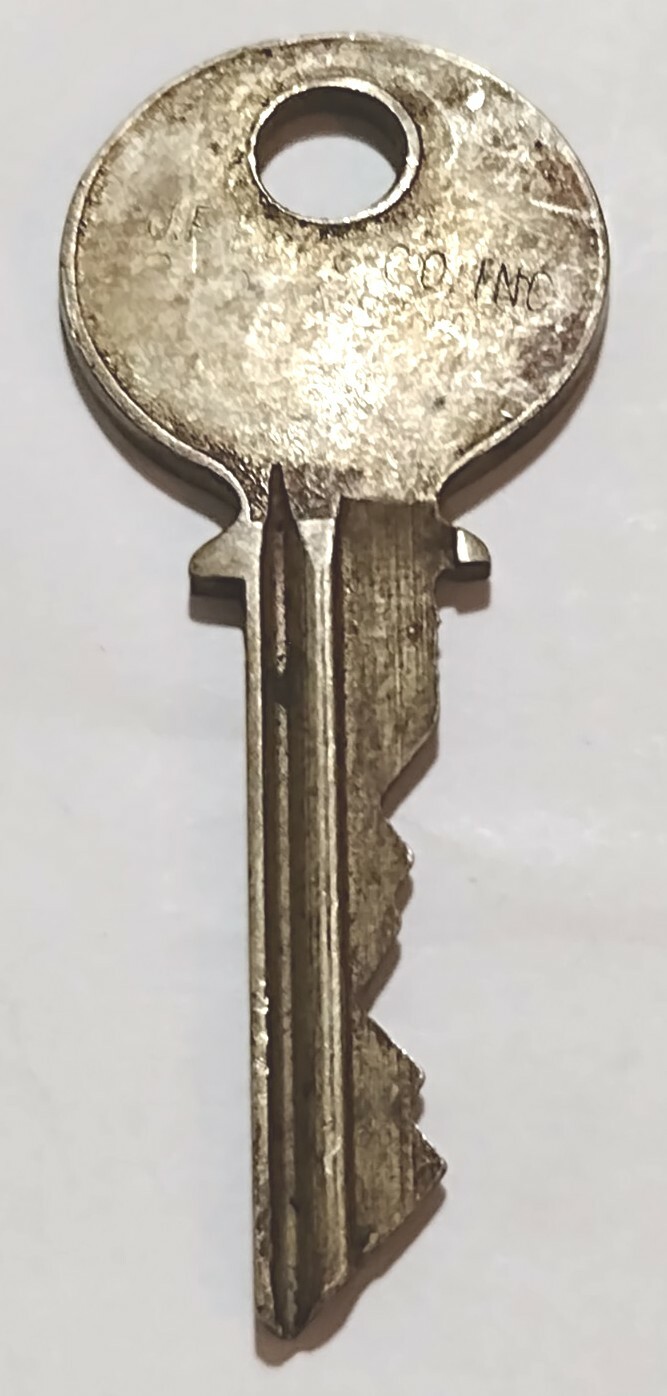 Vintage Key The Graham MFG CO Appx 2 1/4″ Derby Conn Replacement Locks