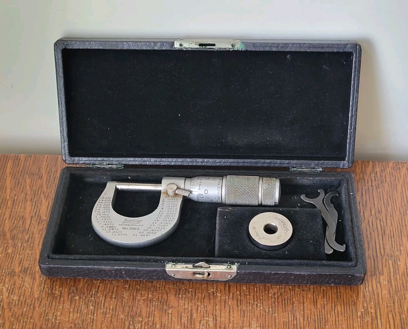 Lufkin Rule No. 1661 Outside Micrometer (0-1″) w/Locking/Disc (2) Wrenches/Case