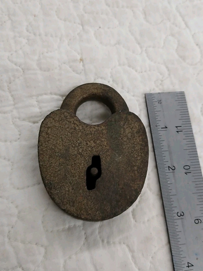 Vintage Heavy & Thick Padlock !