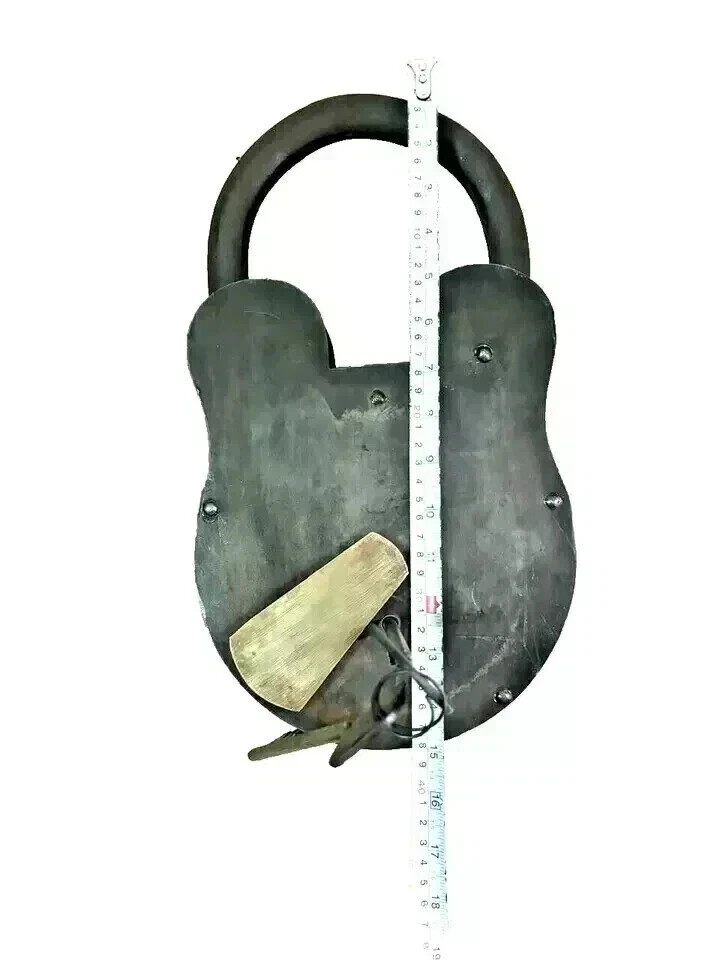 14″ Big Padlock “Old Melbourne Gaol Death Row” padlock with 2 Working key