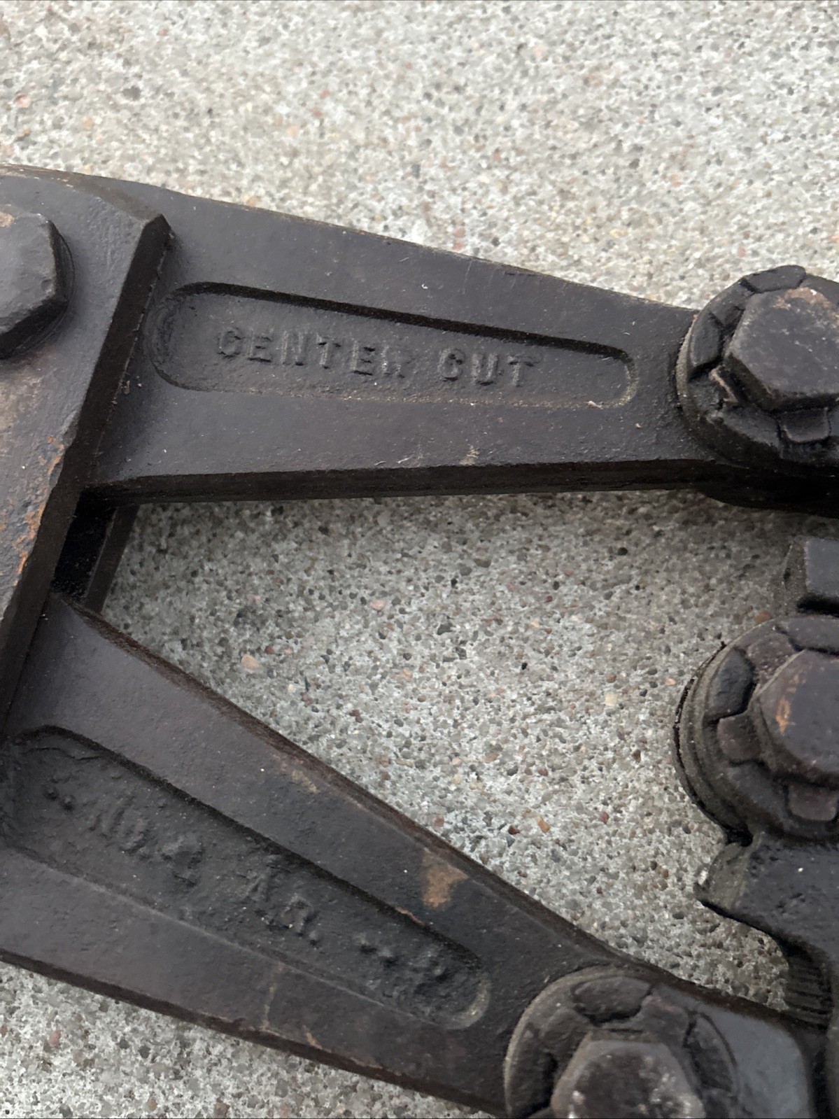 VINTAGE CAST IRON 43″ LONG HKP HK PORTER BOSTON MASS. U.S.A. No. 4 BOLT CUTTERS