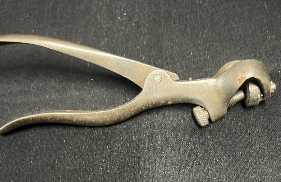Moprills vintage saw setting pliers. USA 99
