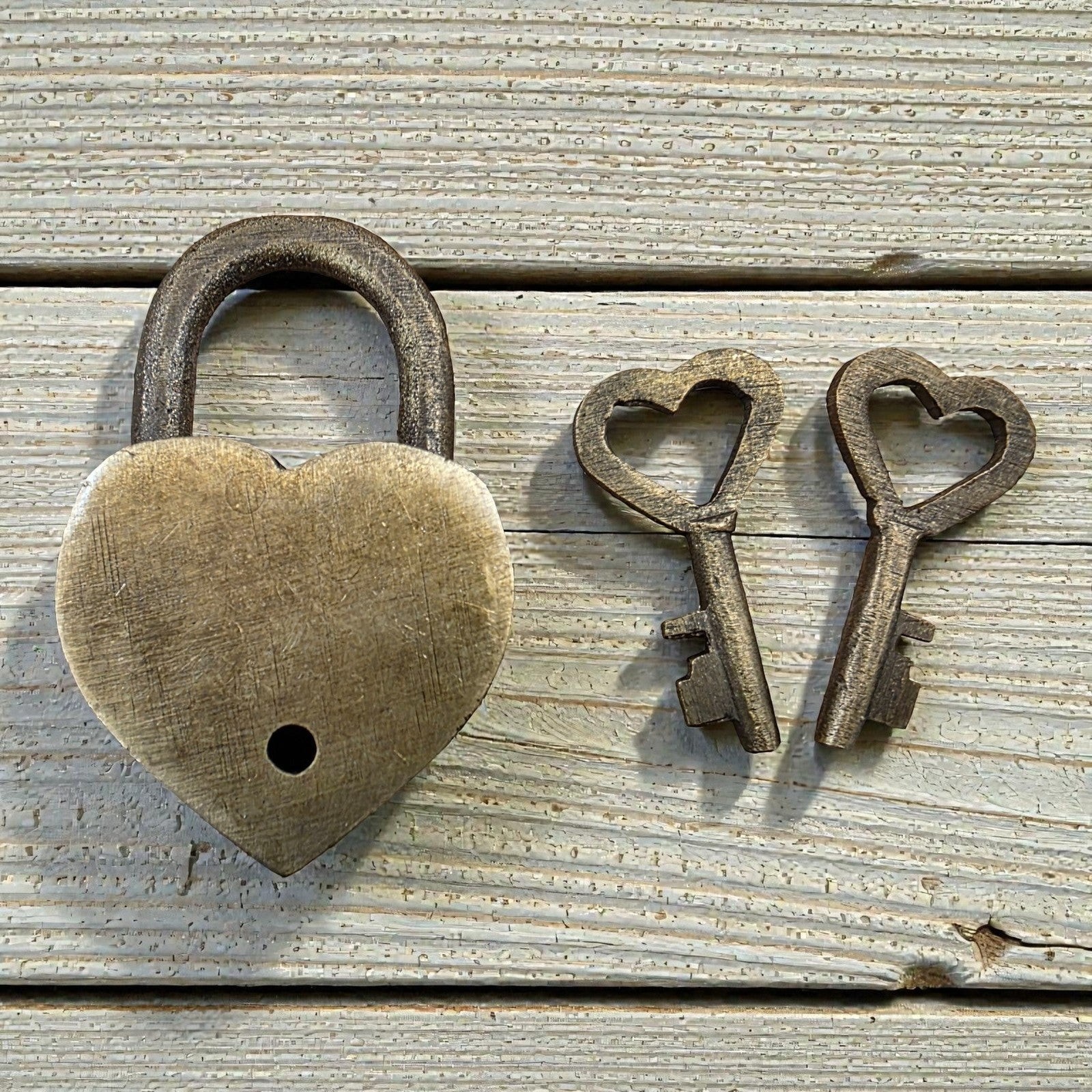 Heart Lock Solid Brass With Antique Finish And Heart Keys (2″ x 1.25″)