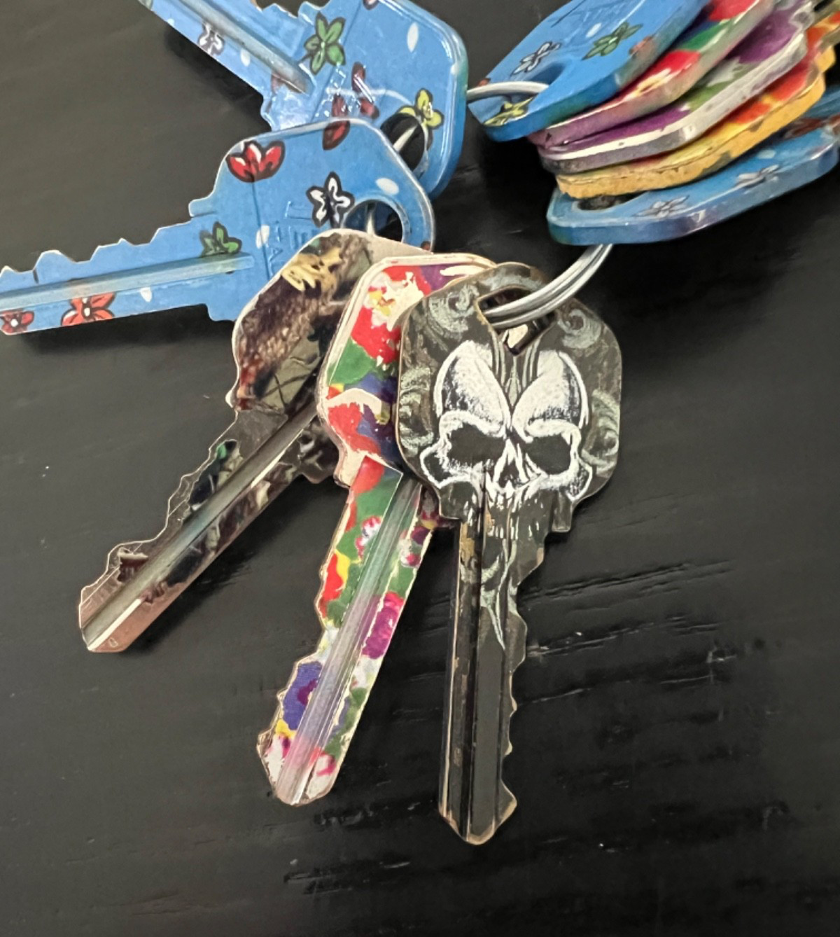 Lot of 10 Patterned Color Keys~Scull, Flowers, TieDye, House, Car, Lock, Crafts!