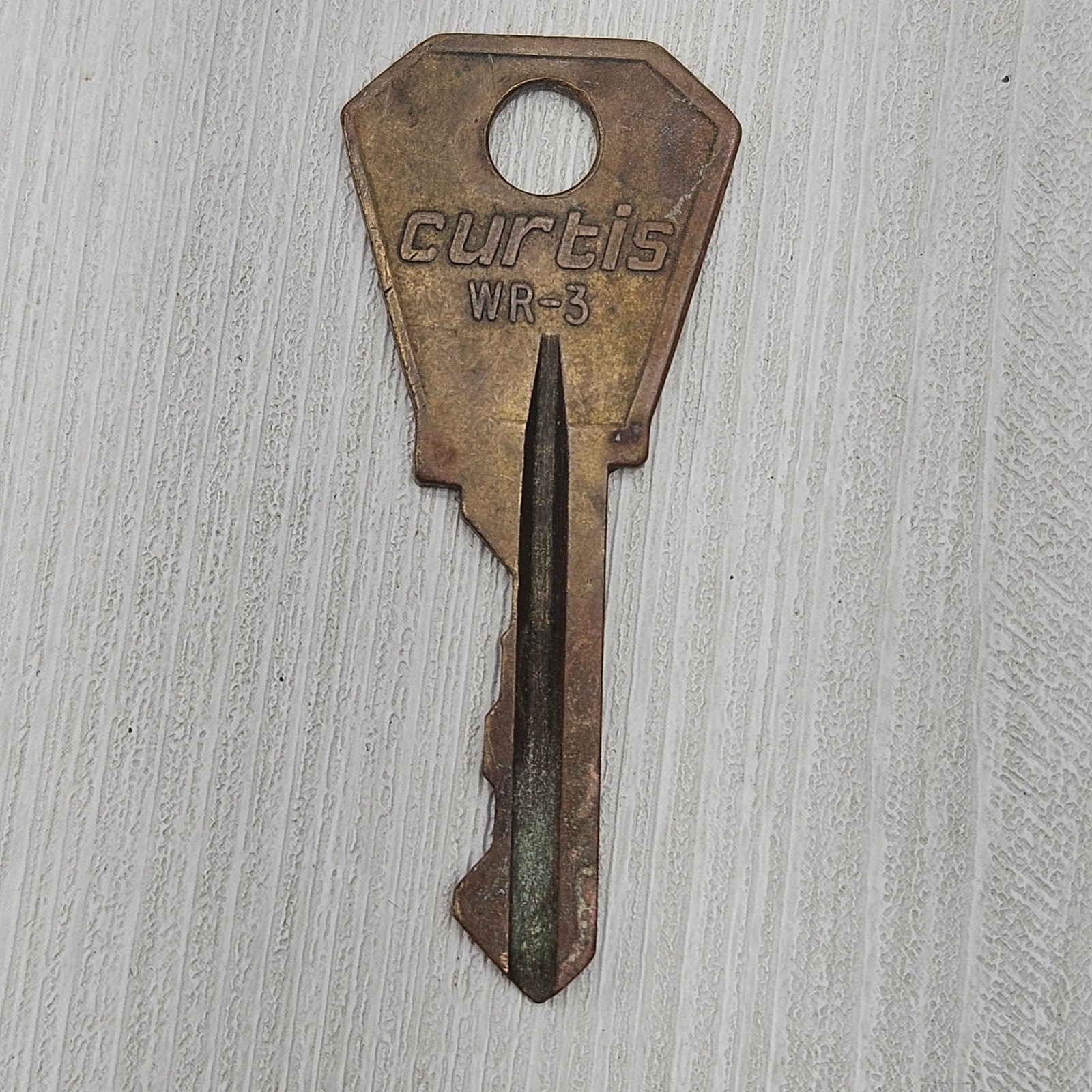 Vintage Mixed Lot 4 Metal Keys Ilco Curtis Taylor Weiser WR3 USA Steampunk Art