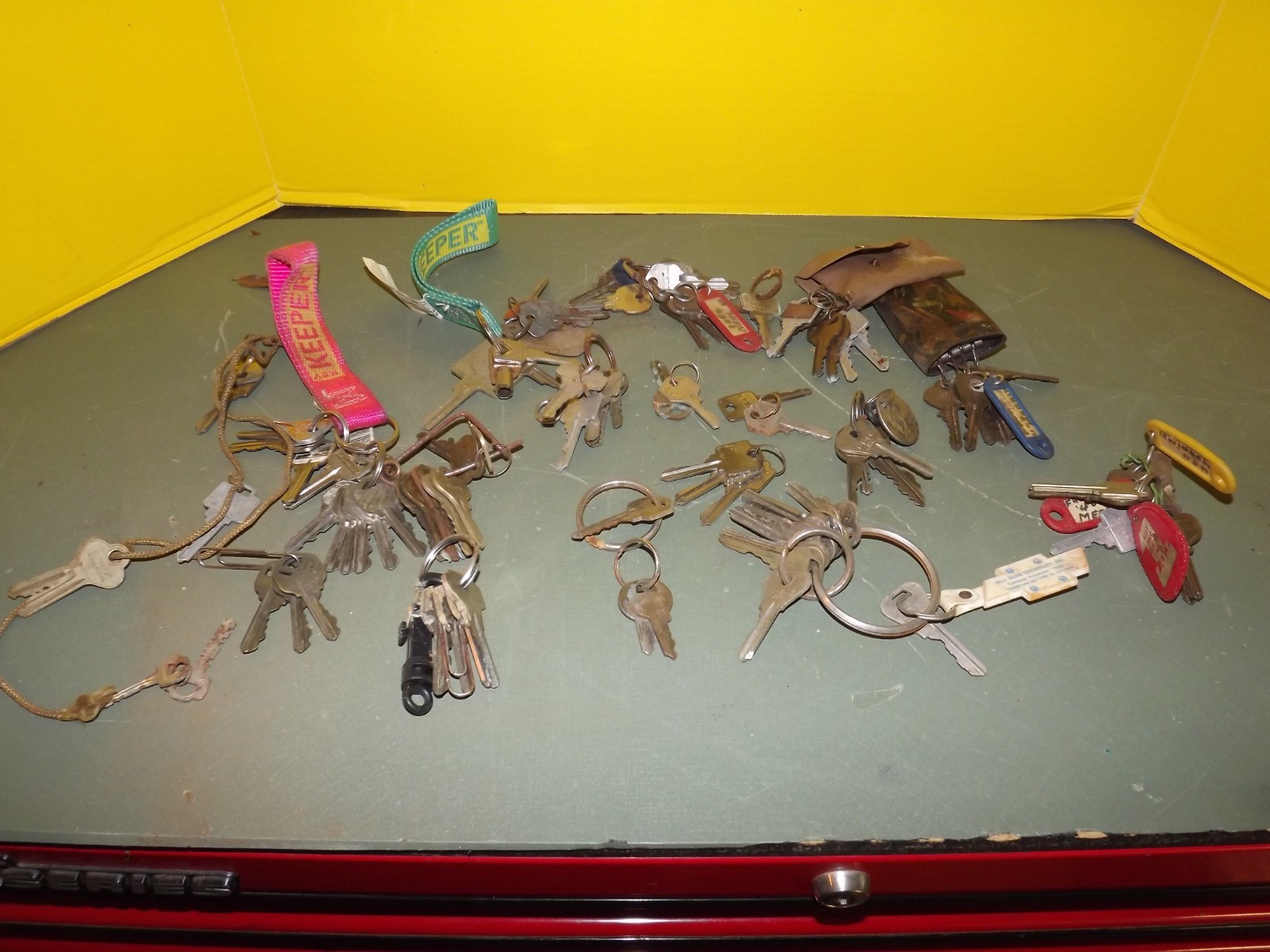 Large Lot 95+ Vintage Keys – All Kinds/Styles