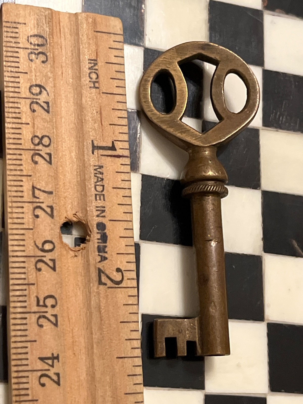 Antique Brunswick phonograph brass open barrel cabinet skeleton key 022626@