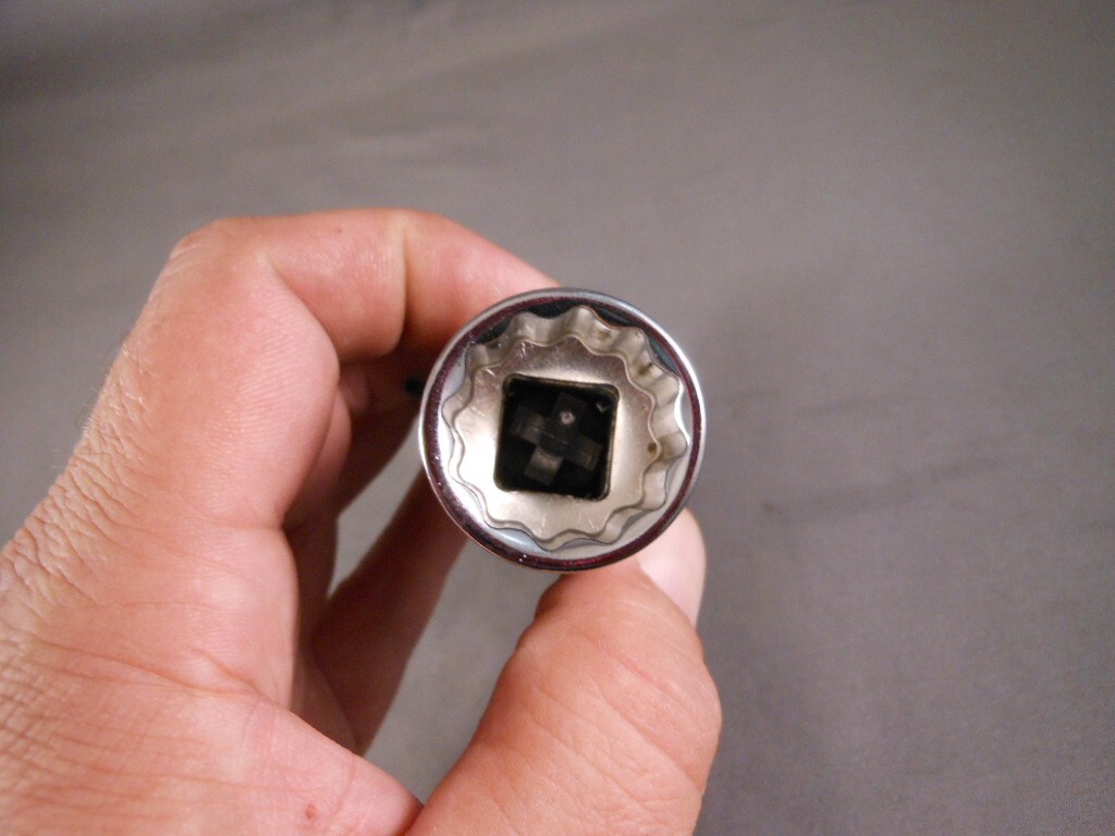 New Husky 13/16″ SAE 12 Point Chrome Shallow Socket 1/2″ Drive 631-822 Lifetime