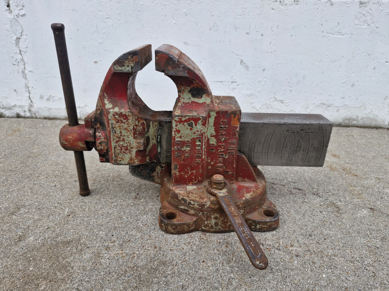 The Chas Parker No. 974 1/2 Heavy Bench Vise / 76 lb /Swivel Base/ USA Cast Iron