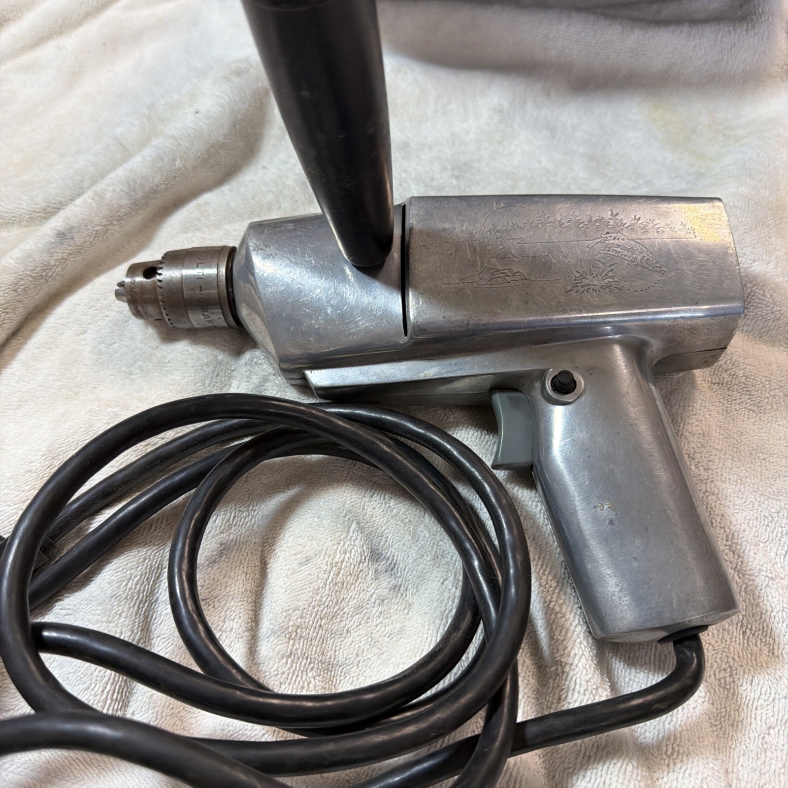 Vtg Montgomery Ward Powr-Kraft Drill Tool Etched Duck Hunting Scene Fly Fishing