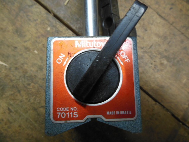 vintage Mitutoyo #7011S magnetic base old machinist shop tool