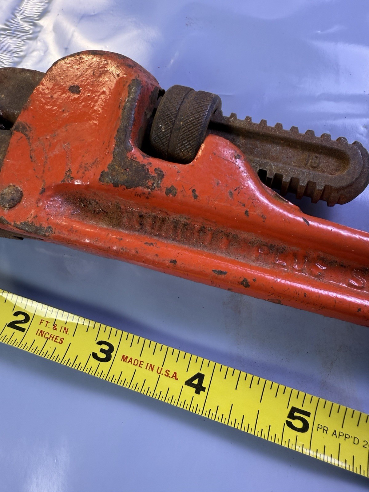 pipe wrench 10 Inches heavy-duty adjustable
