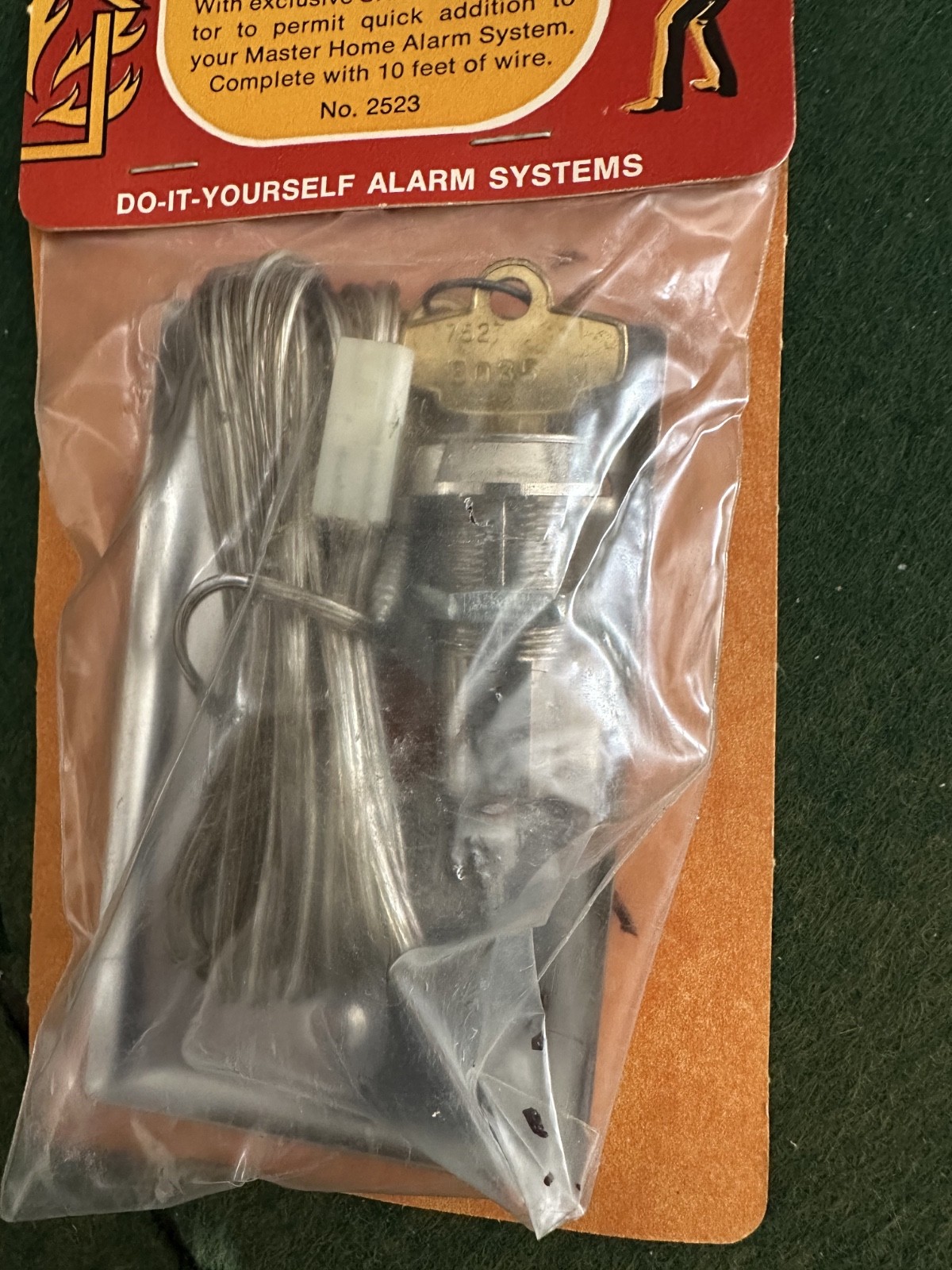 NOS MASTER LOCK CO. VINTAGE Key Switch with snap on connector / 10′ wire #2523