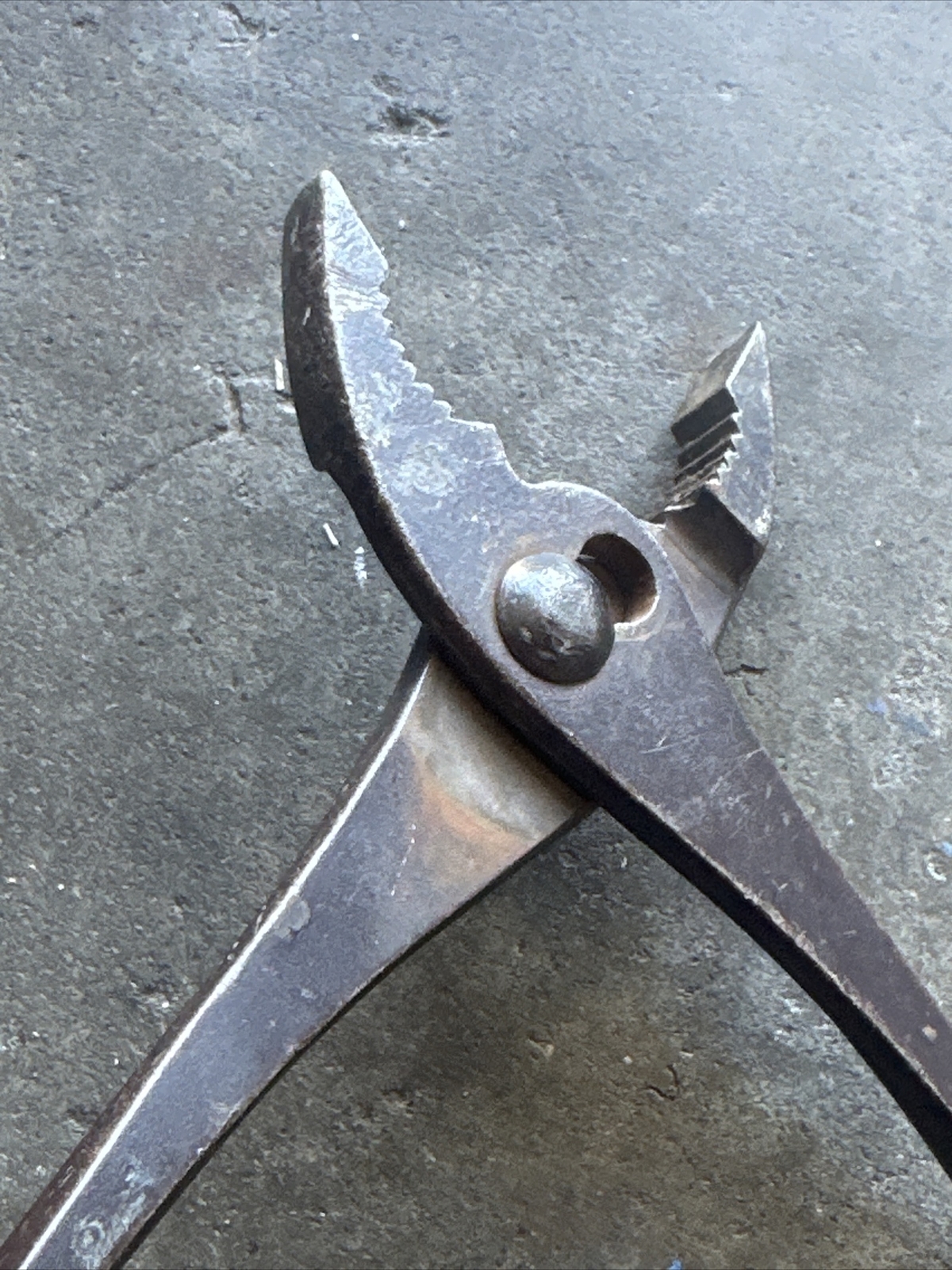 VTG 10″ JP Danielson SLIP-JOINT PLIERS, BLACK OXIDE FINISH, HERRINGBONE GRIP