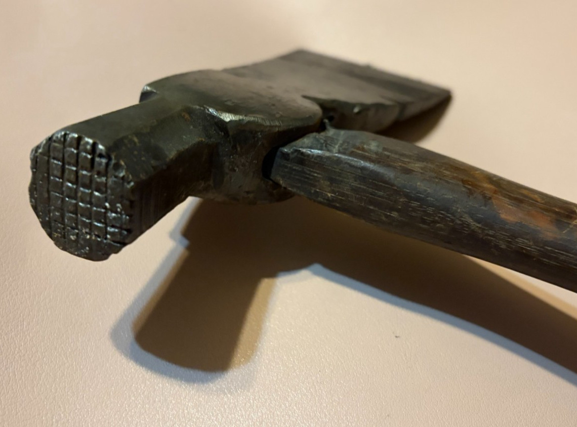 Vintage Cruso Hatchet Roofing Hammer 1 lb 8 oz head