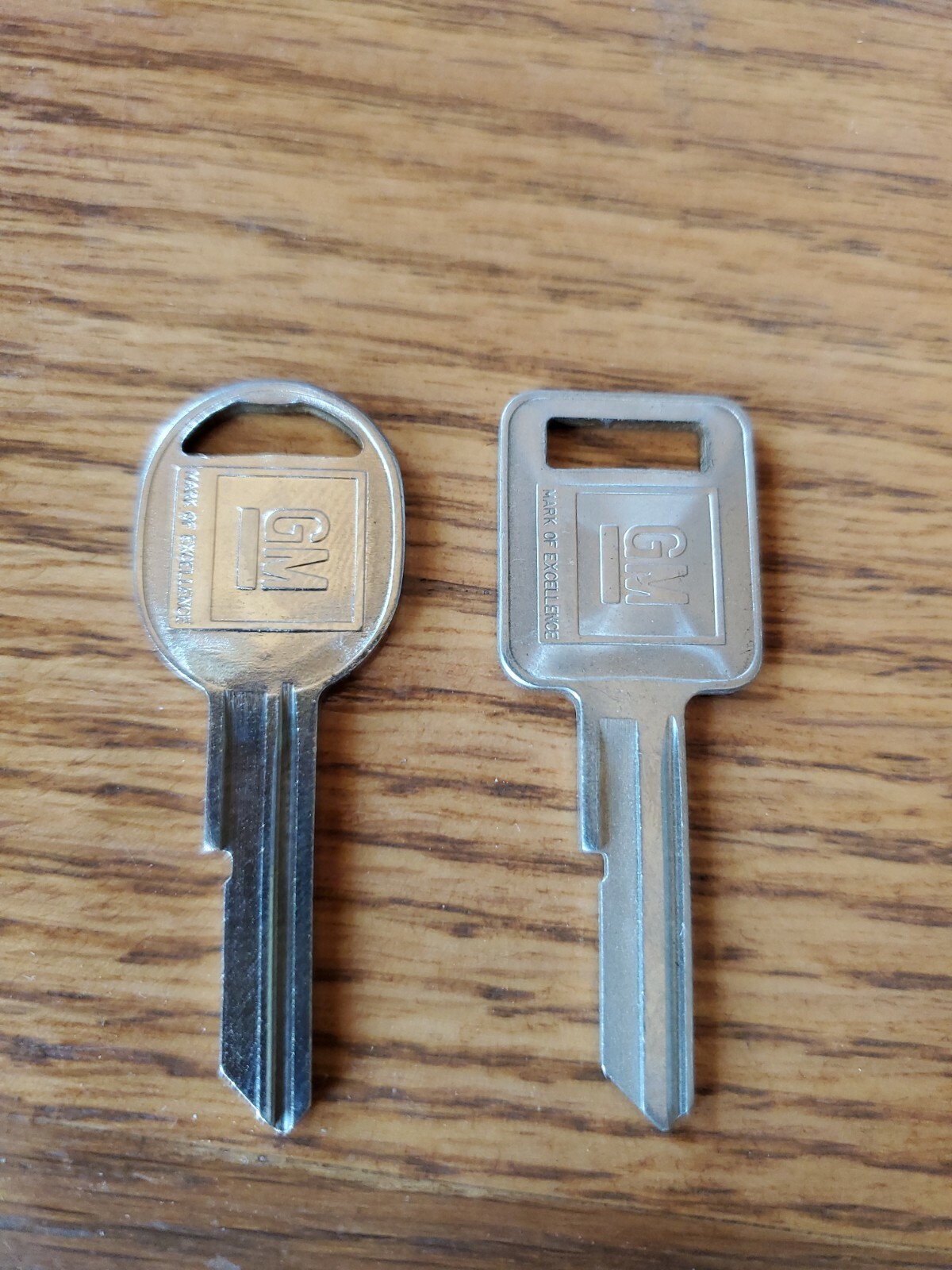 Pair of 1971 & 1975 GM Chevrolet Chevelle A and B Key blanks locksmith K887