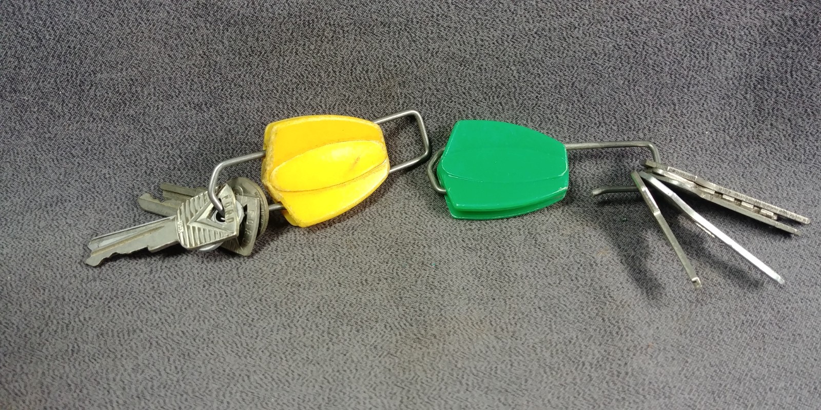 2 Medicine Lodge Kansas Doras Diner Key Chain GM Ford Master Lock Vintage Lot