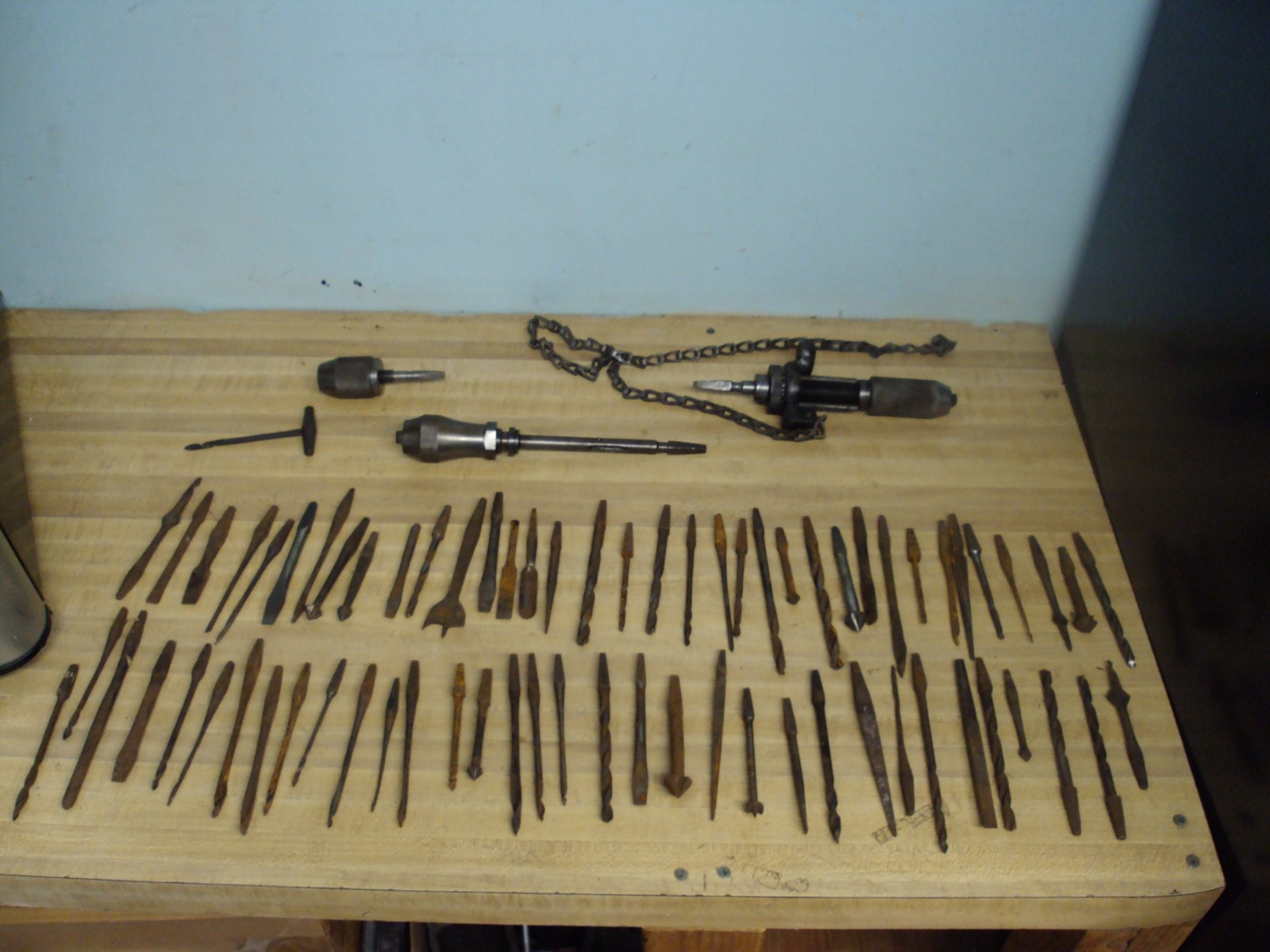 LOT OF BRACE BIT TOOLS GOODELL PRATT CHAIN DRILL BITS MORE ! BIN 481