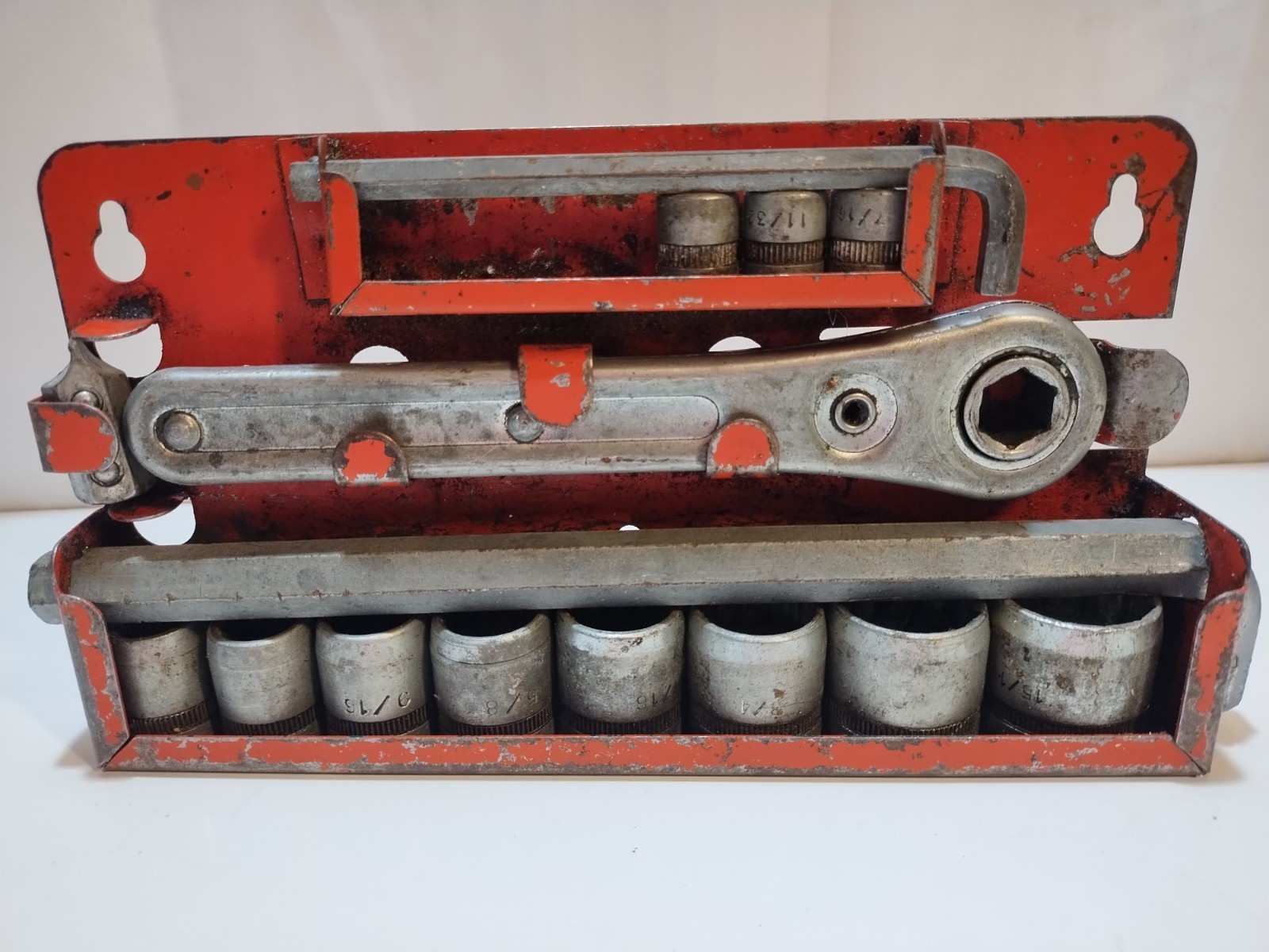 Vintage INDESTRO Red Wall Mount Case Chicago Made Tool Set 1/2”Sockets 4 Missing