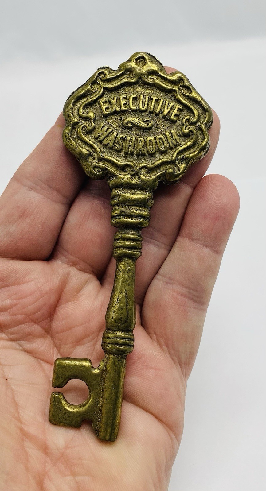 EXECUTIVE WASHROOM ANTIQUE SOLD BRASS ORNAMENTAL KEY