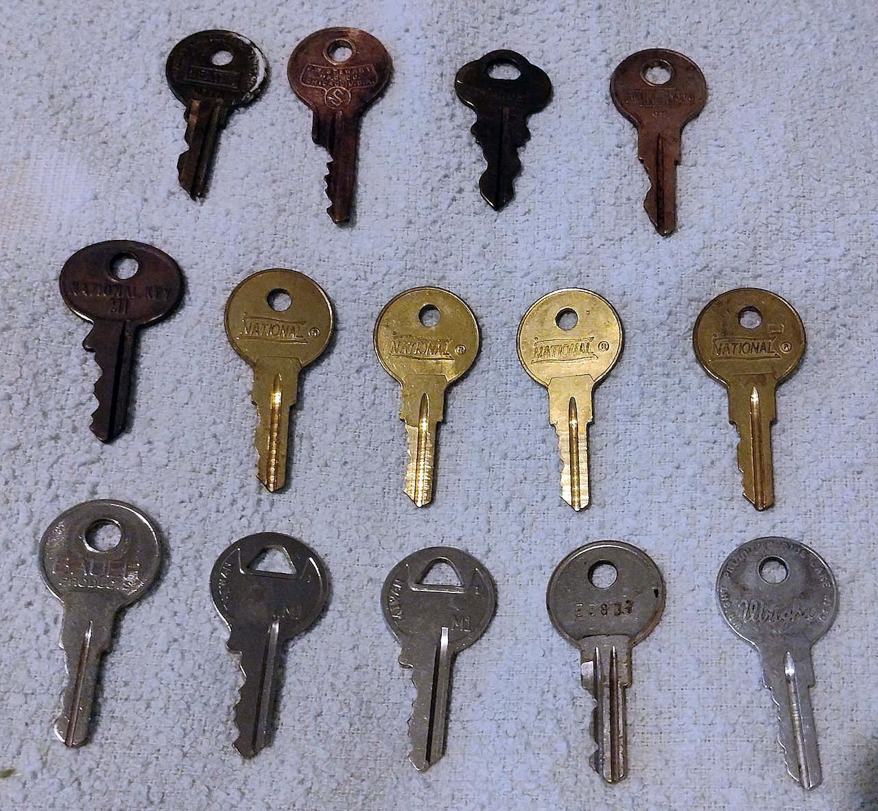 Lot of 14 Assorted Vintage Name Brand Padlock/Desk/Locker Keys READ!