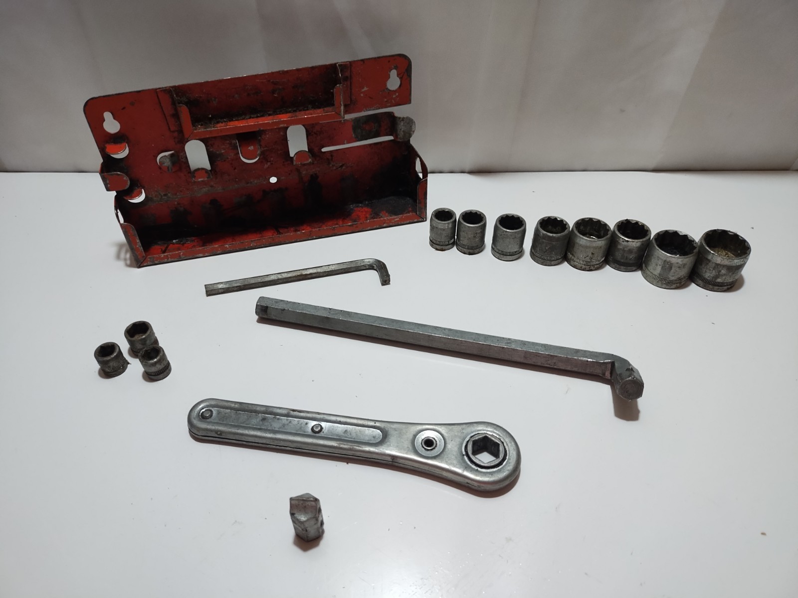 Vintage INDESTRO Red Wall Mount Case Chicago Made Tool Set 1/2”Sockets 4 Missing