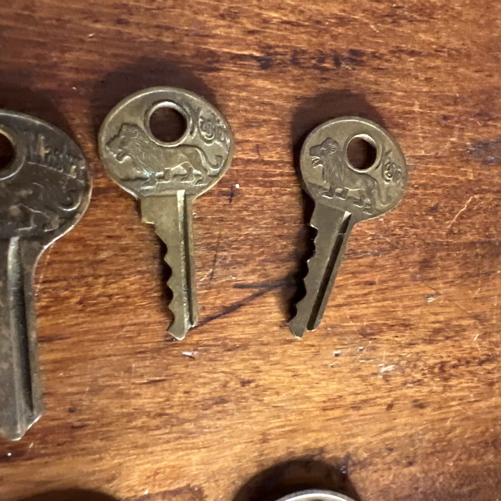 VTG 8 Walking Standing Lion Master Lock Co. Keys – Different Sizes & Color