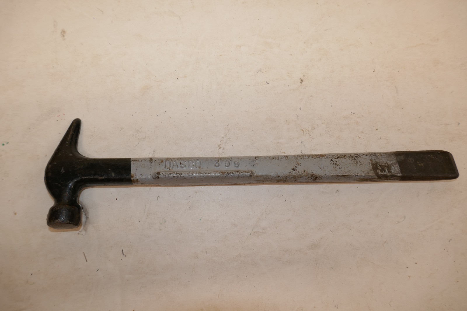 Vintage Hammer Dasco 399 Staple Remover Chisel Crate Farm Fencing Tool